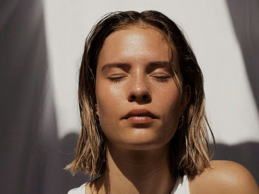 Vette Huid Onder Controle: Producten en Tips voor Een Matte Look